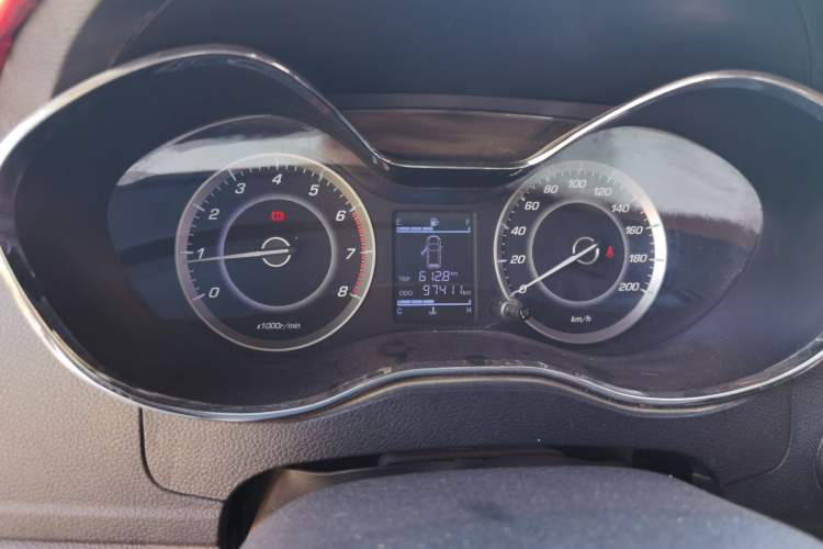 Used Baojun 560 2015 1.8L manual Comfort trim level Instrument Cluster