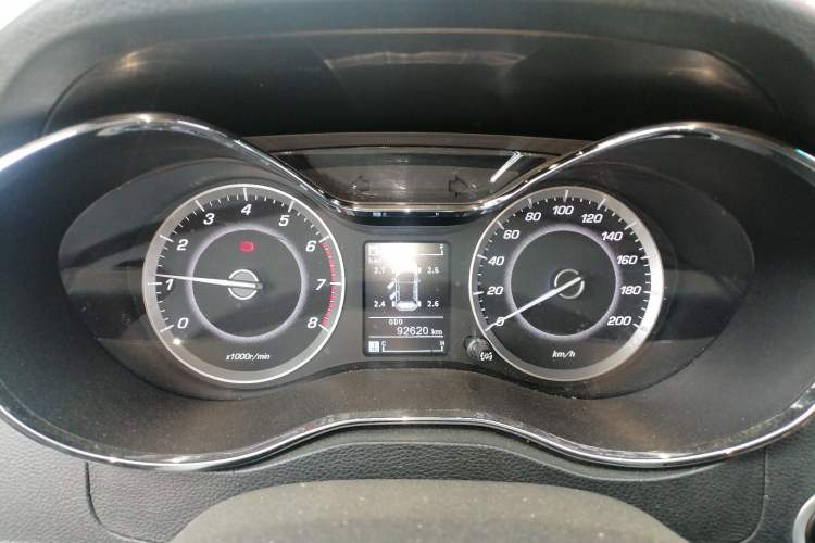 Used Baojun 560 2015 1.8L manual luxury version Instrument Cluster