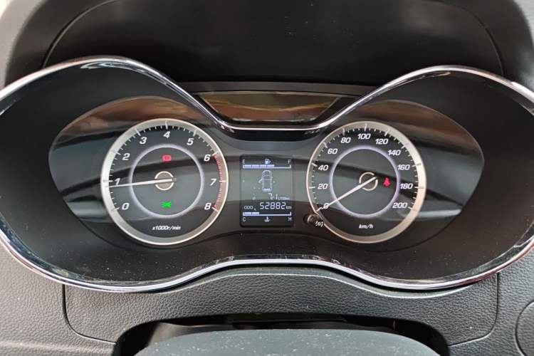Used Baojun 560 2015 1.8L manual Comfort trim level Instrument Cluster