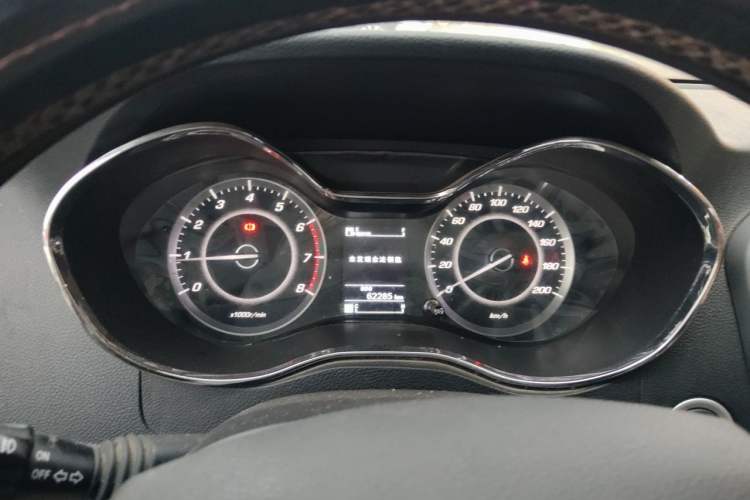 Used Baojun 560 2015 1.8L manual luxury version Instrument Cluster