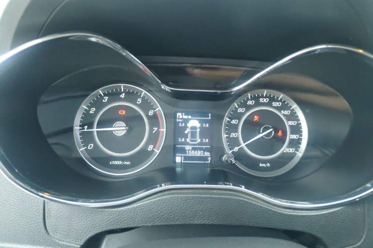 Used Baojun 560 2015 1.8L manual luxury version Instrument Cluster