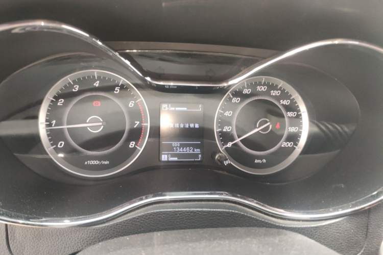 Used Baojun 560 2015 1.8L manual luxury version Instrument Cluster