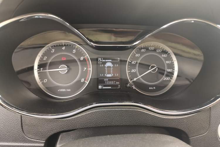 Used Baojun 560 2015 1.8L manual luxury version Instrument Cluster