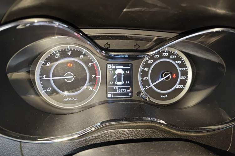 Used Baojun 560 2015 1.8L manual luxury version Instrument Cluster