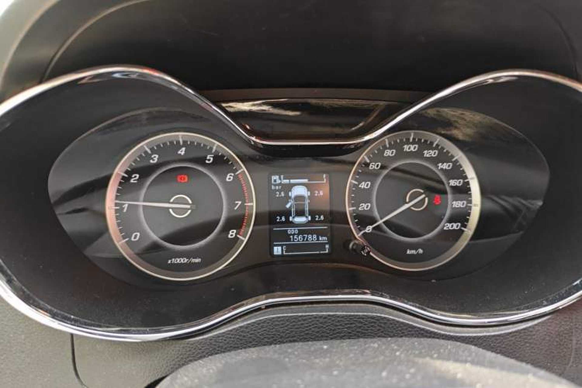 Used Baojun 560 2015 1.8L manual luxury version Instrument Cluster
