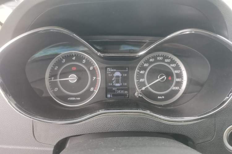 Used Baojun 560 2015 1.8L manual luxury version Instrument Cluster