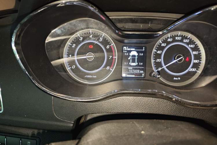 Used Baojun 560 2015 1.8L manual luxury version Instrument Cluster