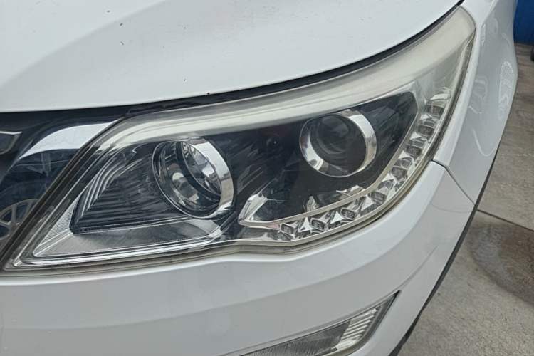 Used Baojun 560 2015 1.8L Manual Elite Edition Left Front Headlight