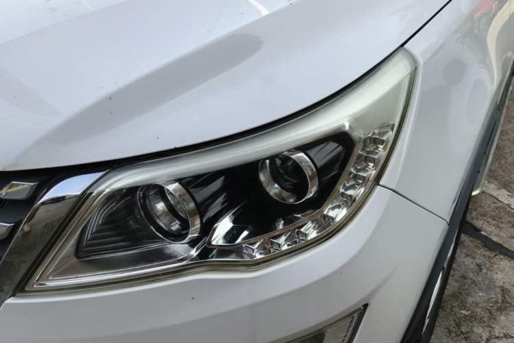 Used Baojun 560 2015 1.8L Manual Elite Edition Left Front Headlight
