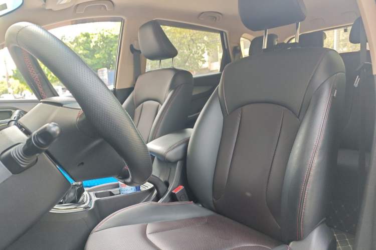 Used Baojun 560 2015 1.8L manual luxury version Left Front Seat