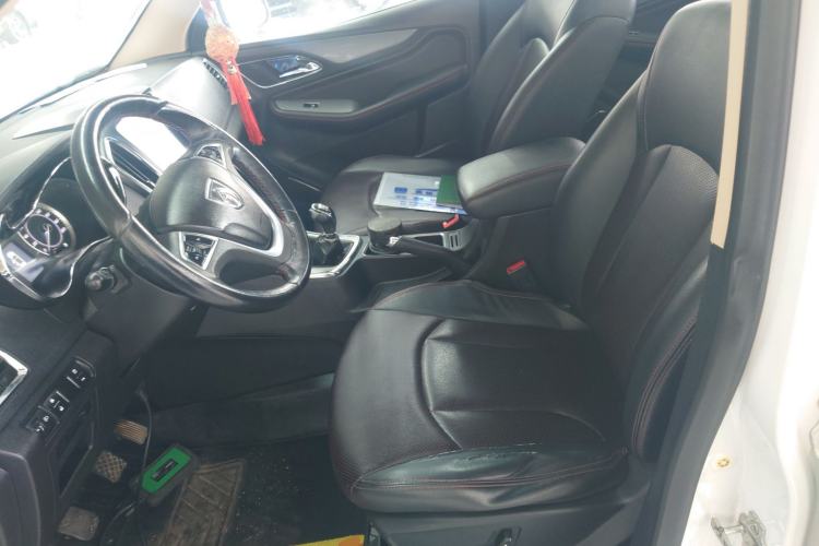 Used Baojun 560 2015 1.8L manual luxury version Left Front Seat