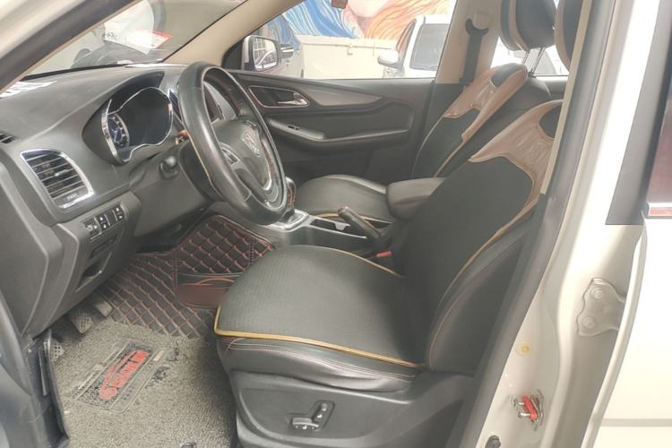 Used Baojun 560 2015 1.8L manual luxury version Left Front Seat