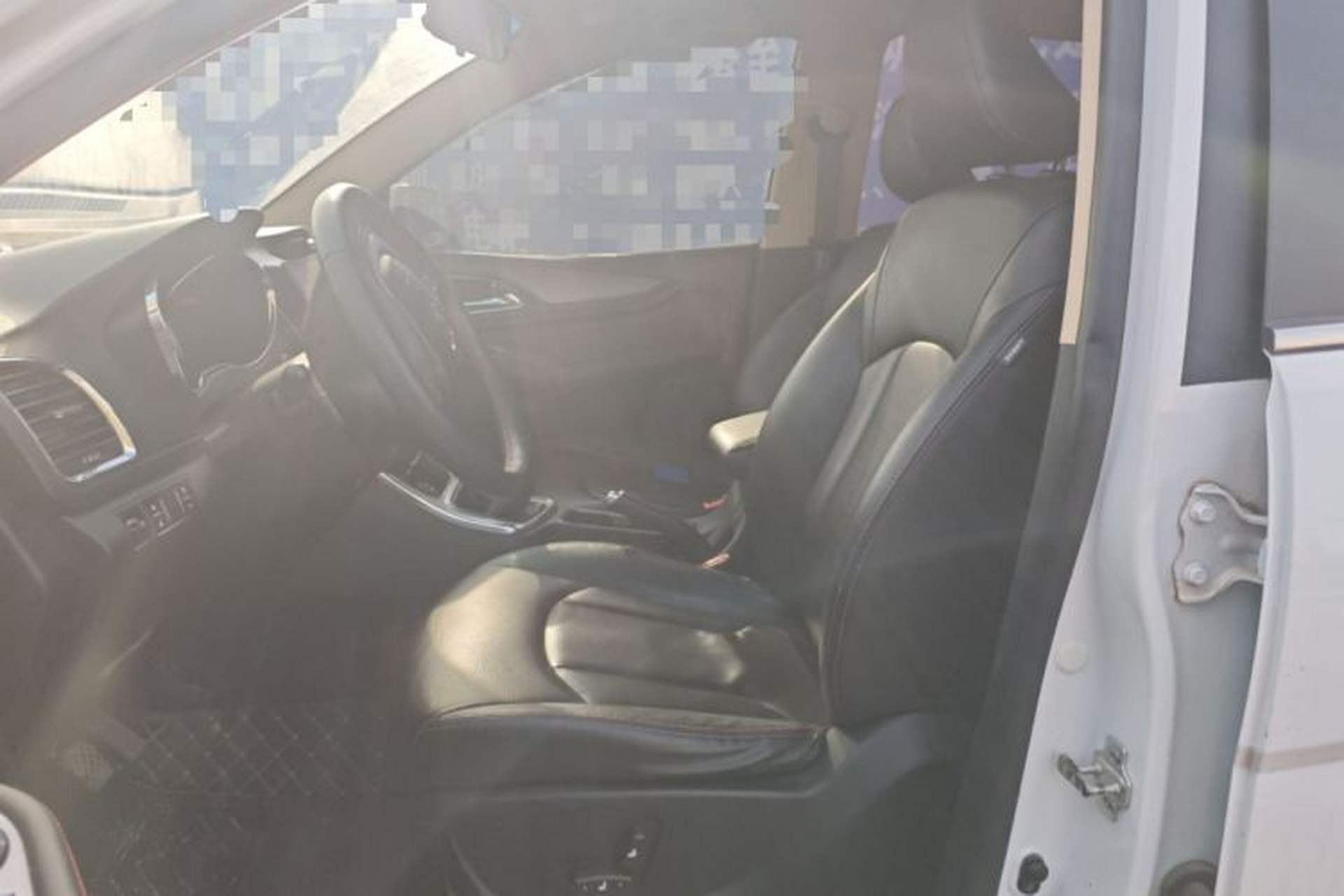Used Baojun 560 2015 1.8L manual luxury version Left Front Seat