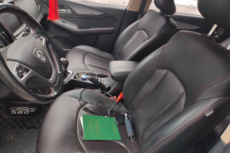 Used Baojun 560 2015 1.8L manual luxury version Left Front Seat