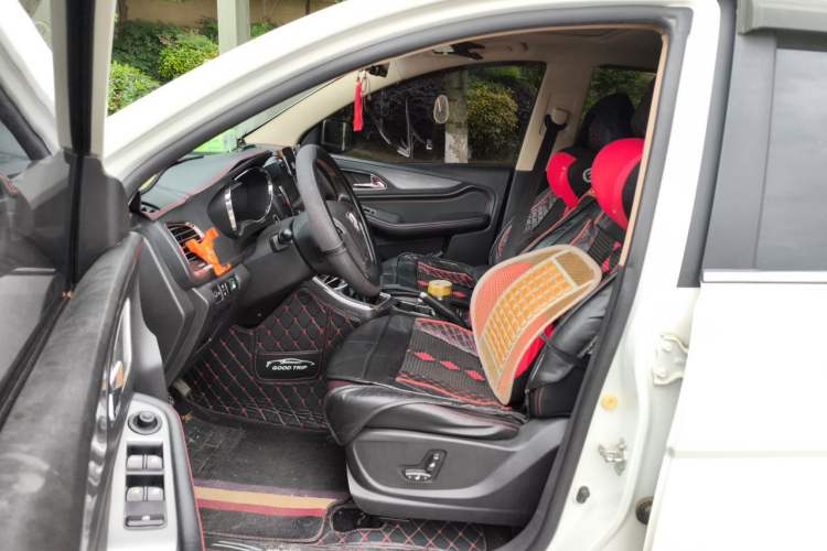 Used Baojun 560 2015 1.8L manual luxury version Left Front Seat
