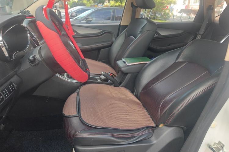 Used Baojun 560 2015 1.8L manual luxury version Left Front Seat