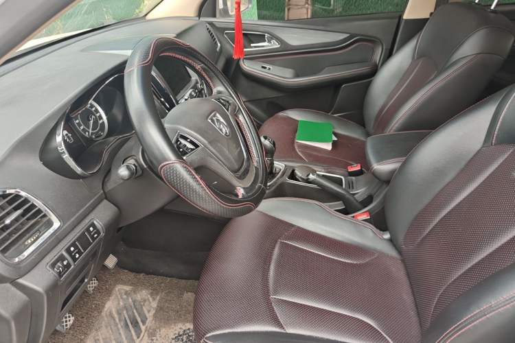 Used Baojun 560 2015 1.8L manual luxury version Left Front Seat