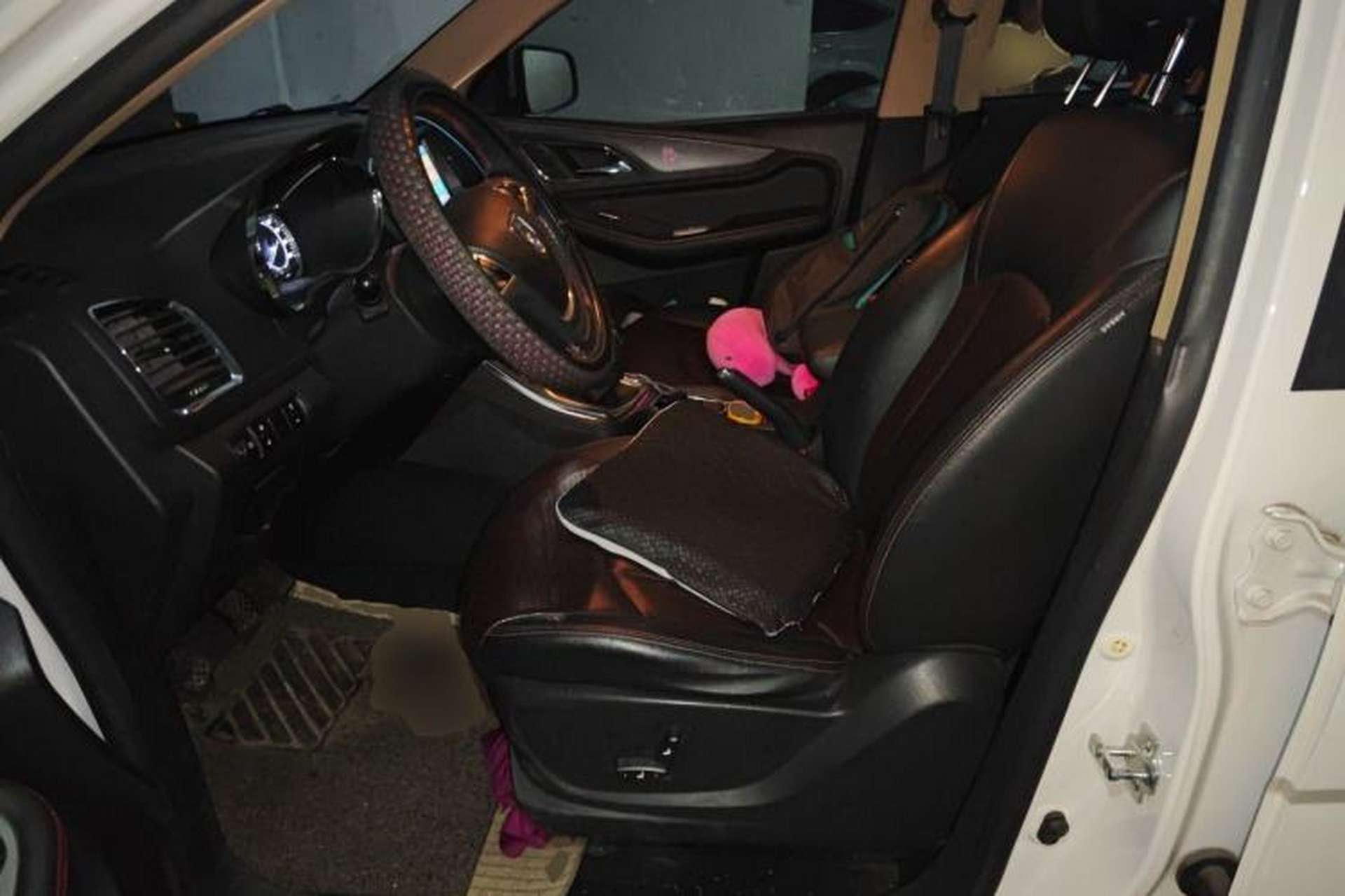 Used Baojun 560 2015 1.8L manual luxury version Left Front Seat