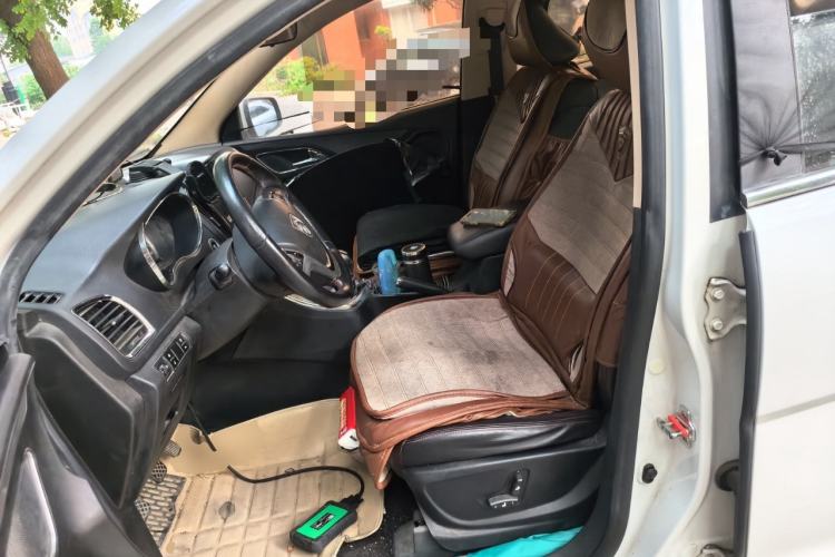 Used Baojun 560 2015 1.8L manual luxury version Left Front Seat