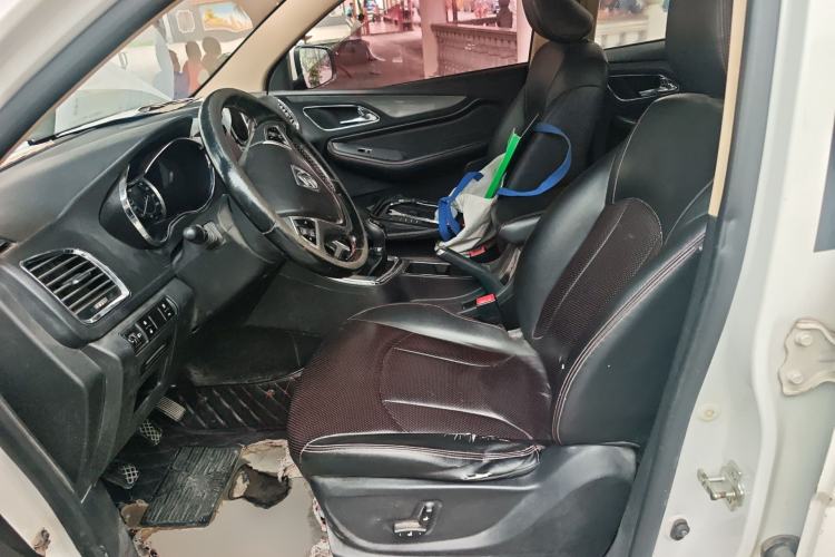 Used Baojun 560 2015 1.8L manual luxury version Left Front Seat