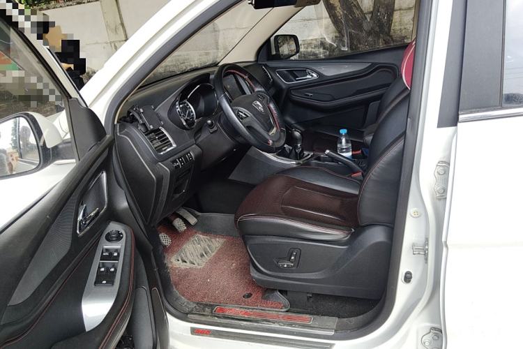 Used Baojun 560 2015 1.8L manual luxury version Left Front Seat