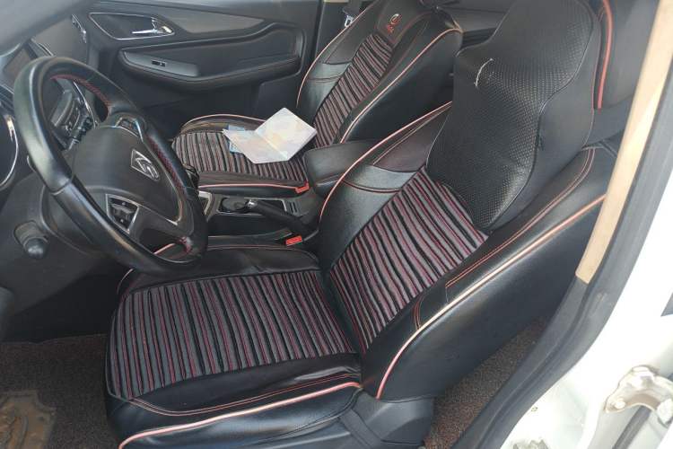 Used Baojun 560 2015 1.8L manual luxury version Left Front Seat