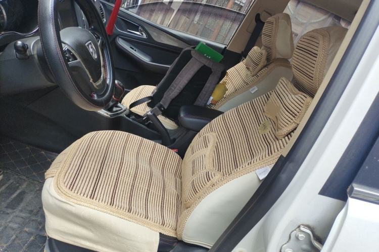 Used Baojun 560 2015 1.8L manual luxury version Left Front Seat