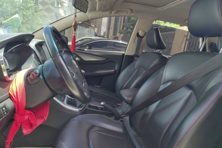 Used Baojun 560 2015 1.8L manual luxury version Left Front Seat