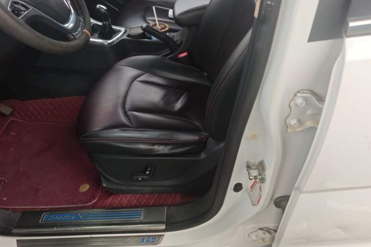 Used Baojun 560 2015 1.8L manual luxury version Left Front Seat