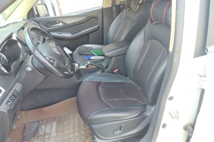 Used Baojun 560 2015 1.8L manual luxury version Left Front Seat