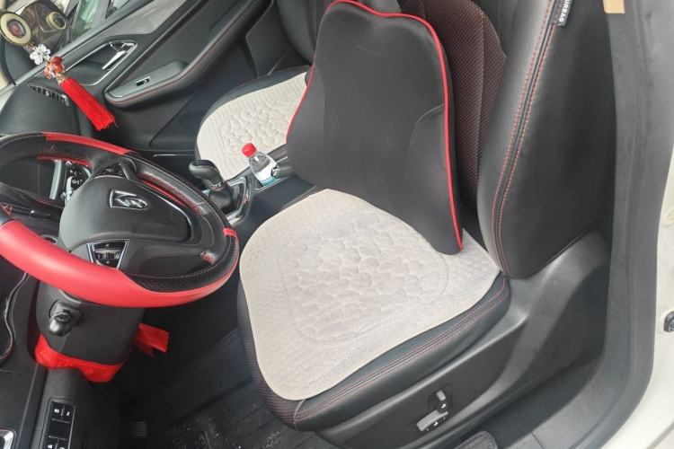 Used Baojun 560 2015 1.8L manual luxury version Left Front Seat
