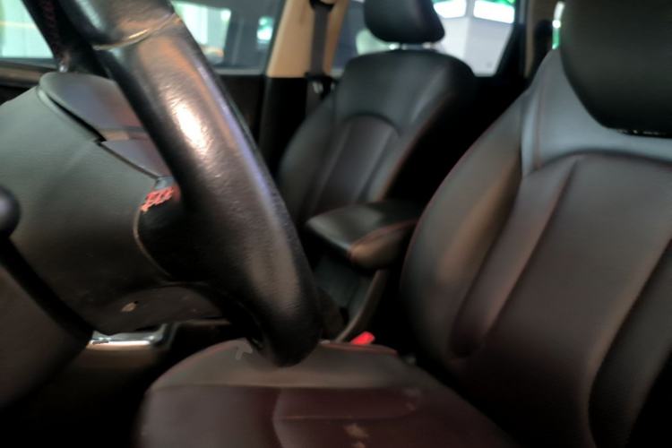 Used Baojun 560 2015 1.8L manual luxury version Left Front Seat