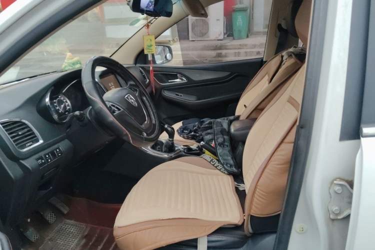 Used Baojun 560 2015 1.8L manual luxury version Left Front Seat