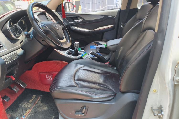 Used Baojun 560 2015 1.8L manual luxury version Left Front Seat