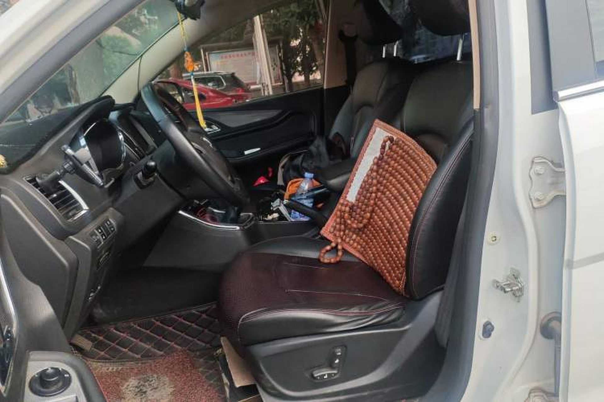Used Baojun 560 2015 1.8L manual luxury version Left Front Seat