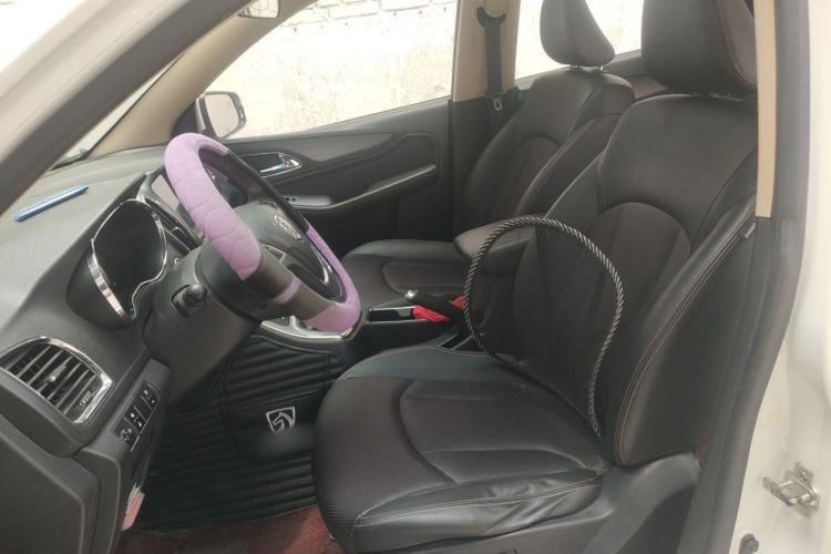 Used Baojun 560 2015 1.8L manual luxury version Left Front Seat