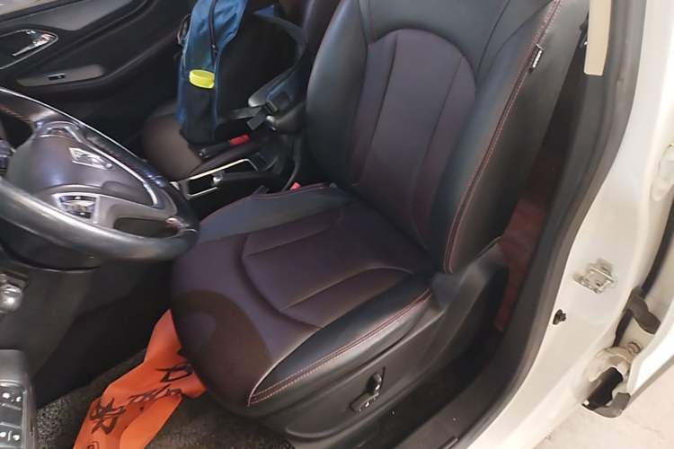 Used Baojun 560 2015 1.8L manual luxury version Left Front Seat