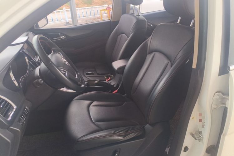 Used Baojun 560 2015 1.8L manual luxury version Left Front Seat