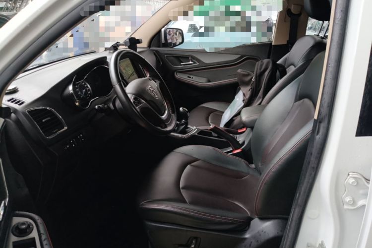 Used Baojun 560 2015 1.8L manual luxury version Left Front Seat