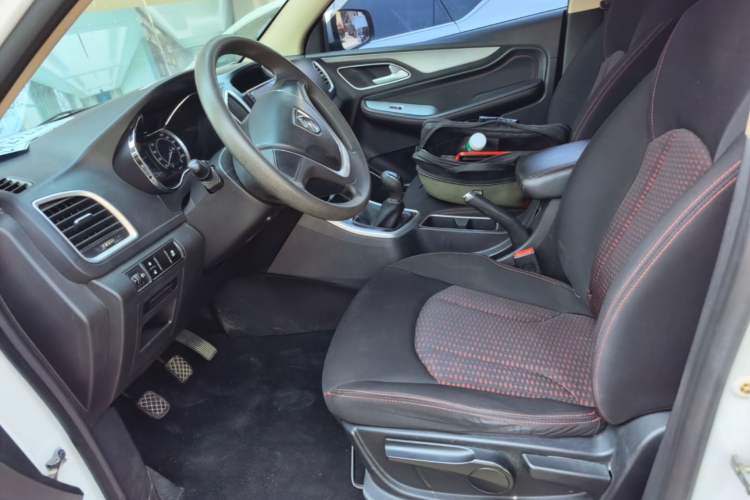 Used Baojun 560 2015 1.8L manual Comfort trim level Left Front Seat