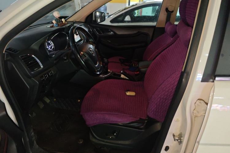 Used Baojun 560 2015 1.8L manual luxury version Left Front Seat