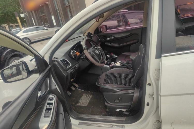 Used Baojun 560 2015 1.8L manual luxury version Left Front Seat