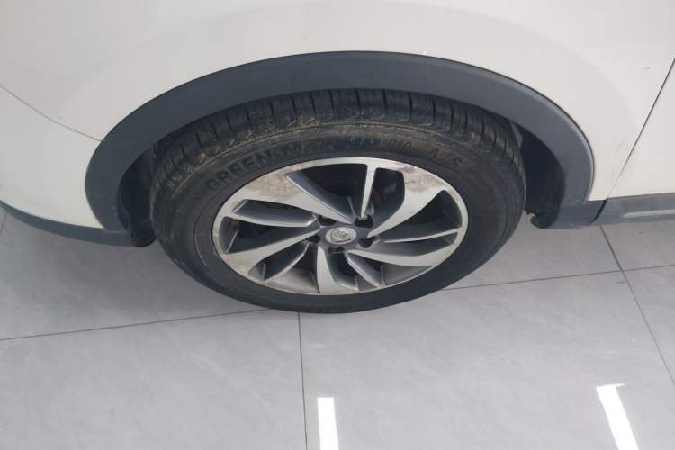 Used Baojun 560 2015 1.8L manual luxury version Left Front Wheel Hub