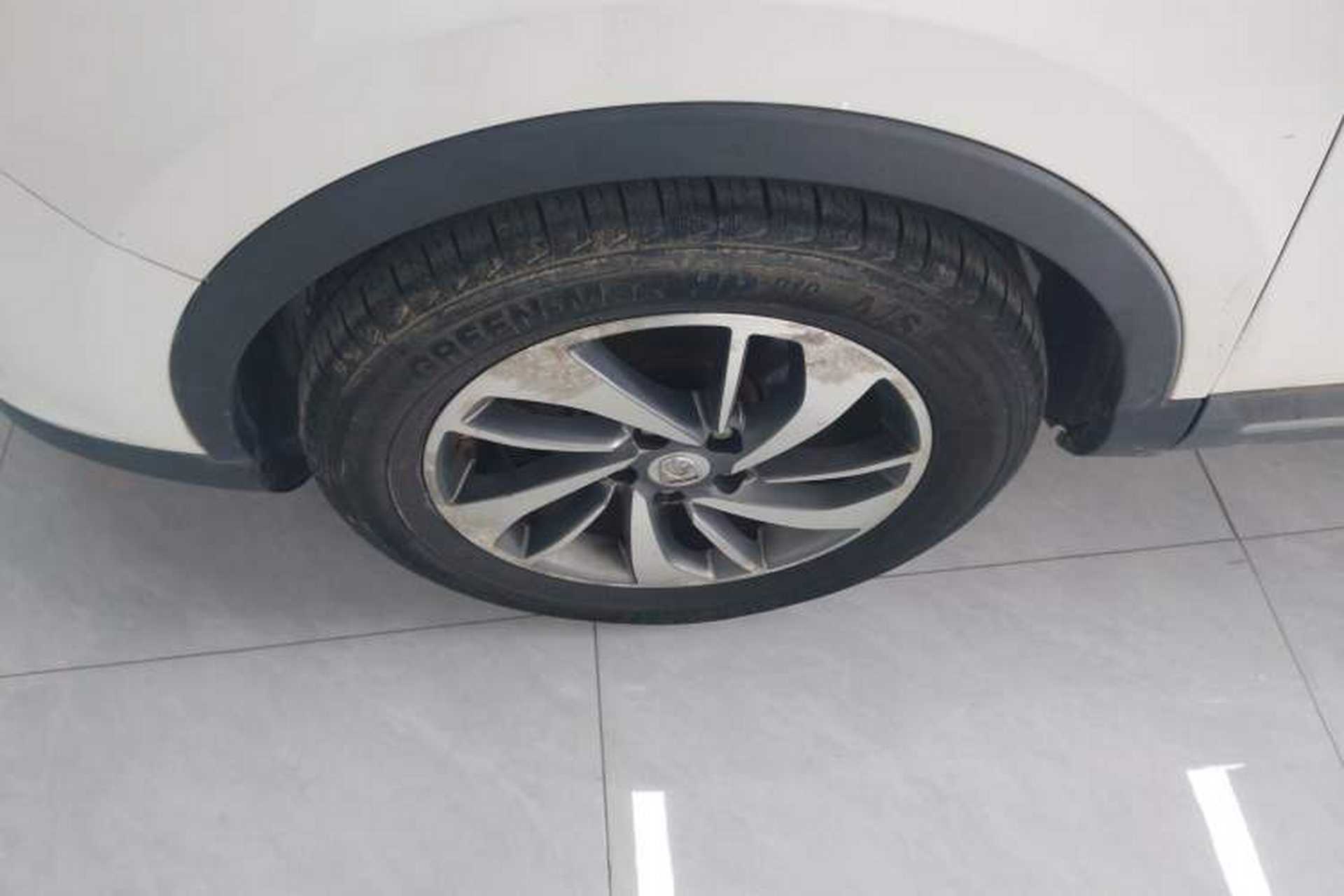 Used Baojun 560 2015 1.8L manual luxury version Left Front Wheel Hub