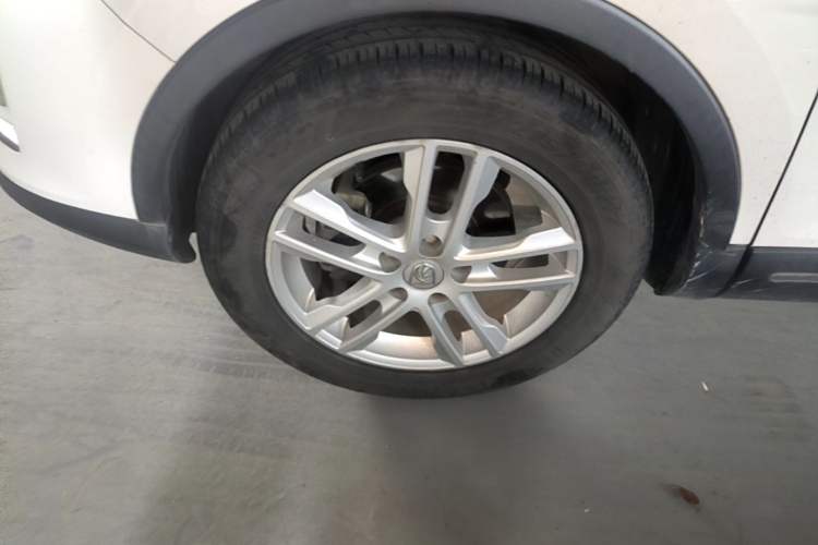 Used Baojun 560 2015 1.8L Manual Elite Edition Left Front Wheel Hub