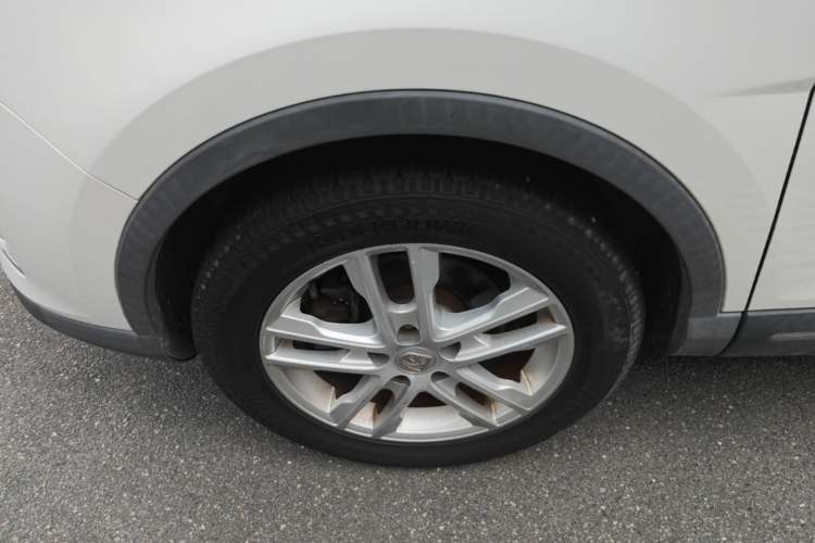 Used Baojun 560 2015 1.8L manual Comfort trim level Left Front Wheel Hub