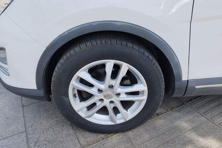 Used Baojun 560 2015 1.8L manual Comfort trim level Left Front Wheel Hub