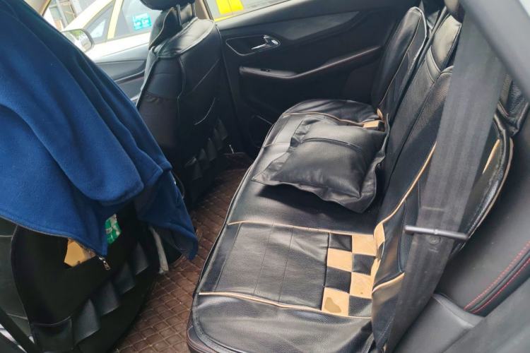 Used Baojun 560 2015 1.8L manual luxury version Left Rear Seat
