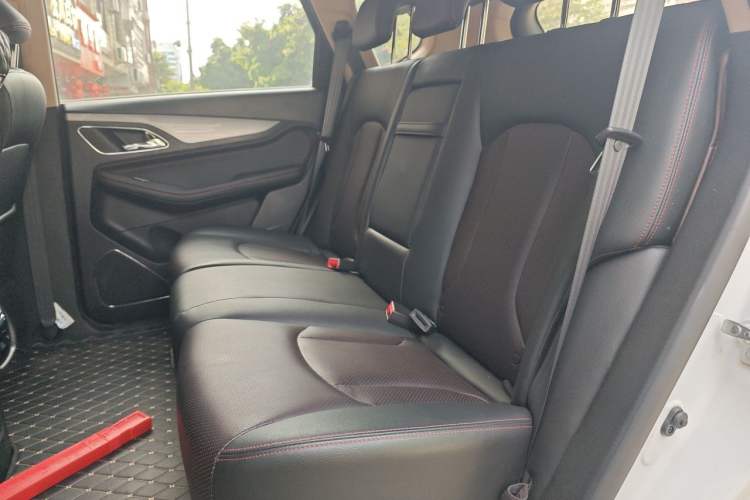 Used Baojun 560 2015 1.8L manual luxury version Left Rear Seat