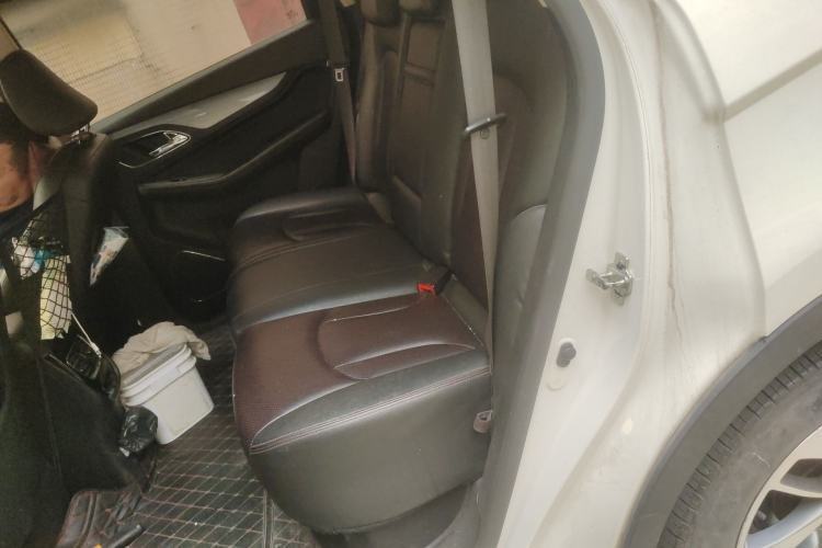 Used Baojun 560 2015 1.8L manual luxury version Left Rear Seat